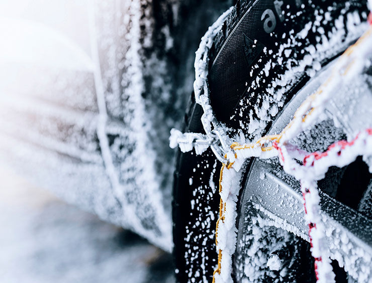 Chaînes pour pneus : indispensables lors de conditions météorologiques extrêmes