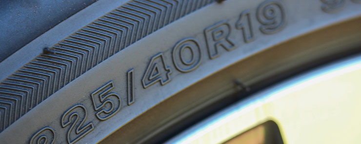 Tyre size 225/40R19