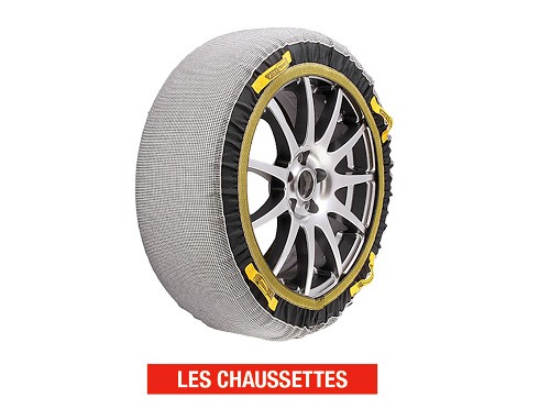 un pneu de voiture auquel est fixé un protège-pneu