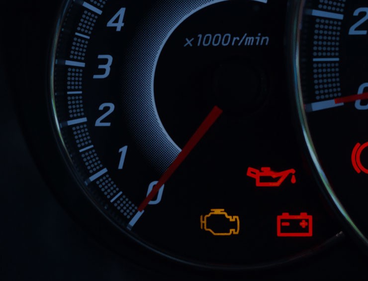 gros plan d'un indicateur de vitesse dans un véhicule